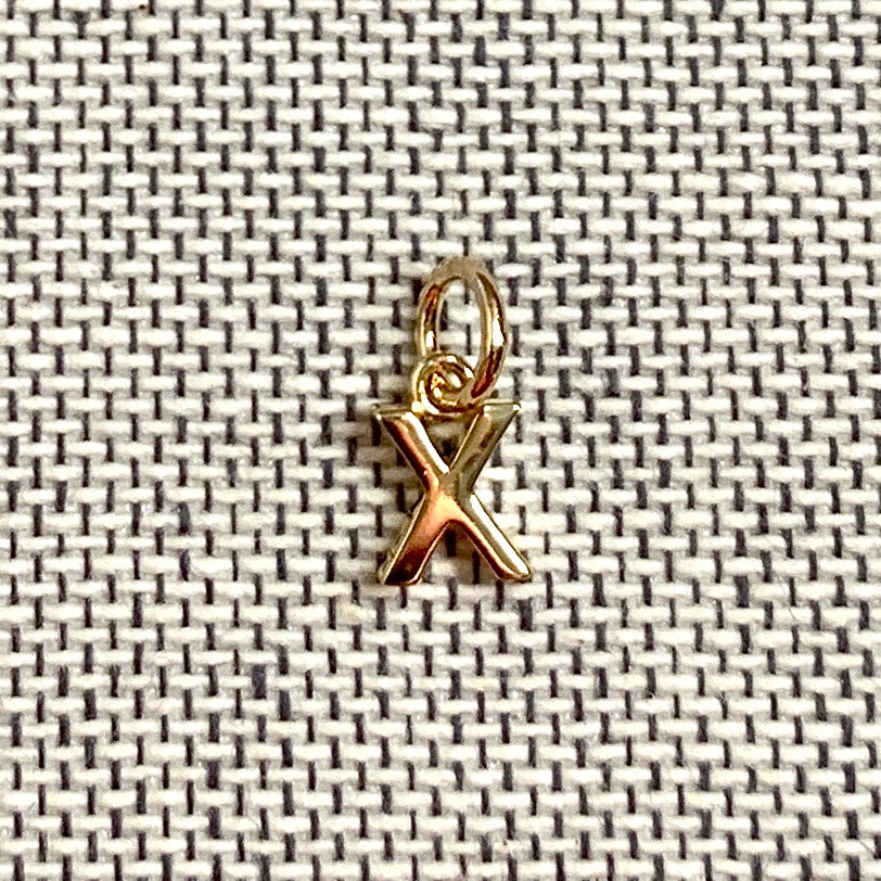ANNA VON BERGMANN Buchstabenanhänger PETITE LETTRE aus 18 kt goldplattiertem Messing, Buchstabe X auf Stoff