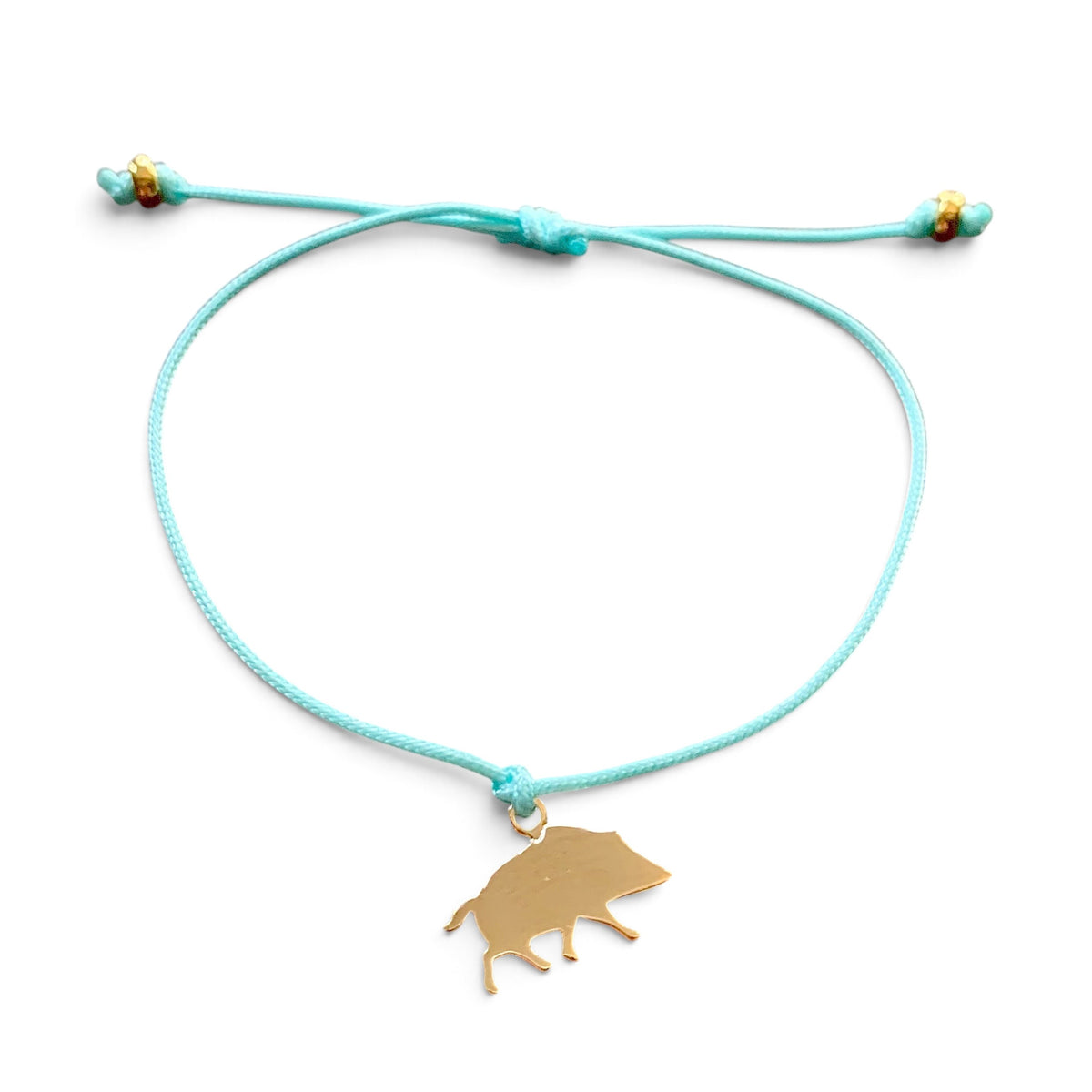 ANNA VON BERGMANN Armband Kleines Glück mit hellblauer Nylonkordel und goldplattiertem Wildschwein-Anhänger aus Messing