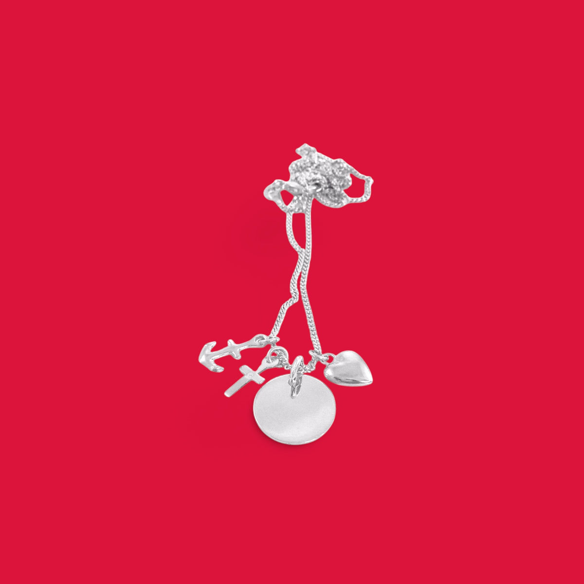 ANNA VON BERGMANN Kette aus Sterlingsilber mit vier Anhängern: Glaube, Liebe, Hoffnung Symbole und runde Plakette.