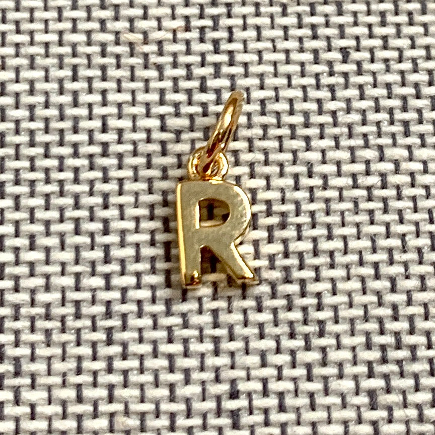 ANNA VON BERGMANN Buchstabenanhänger PETITE LETTRE aus 18 kt goldplattiertem Messing, Buchstabe R ohne Steine