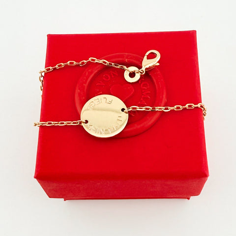 Armband Daisy mit goldenem Anhänger mit Gravur von Anna von Bergmann