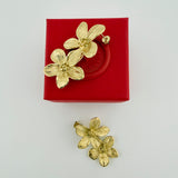 Ausgefallene Flower Ohrringe in gold von ANNA VON BERGMANN