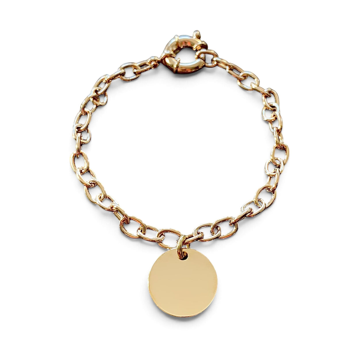 ANNA VON BERGMANN Armband mit Gravur aus goldplattiertem Messing mit ovalen Gliedern und rundem Anhänger