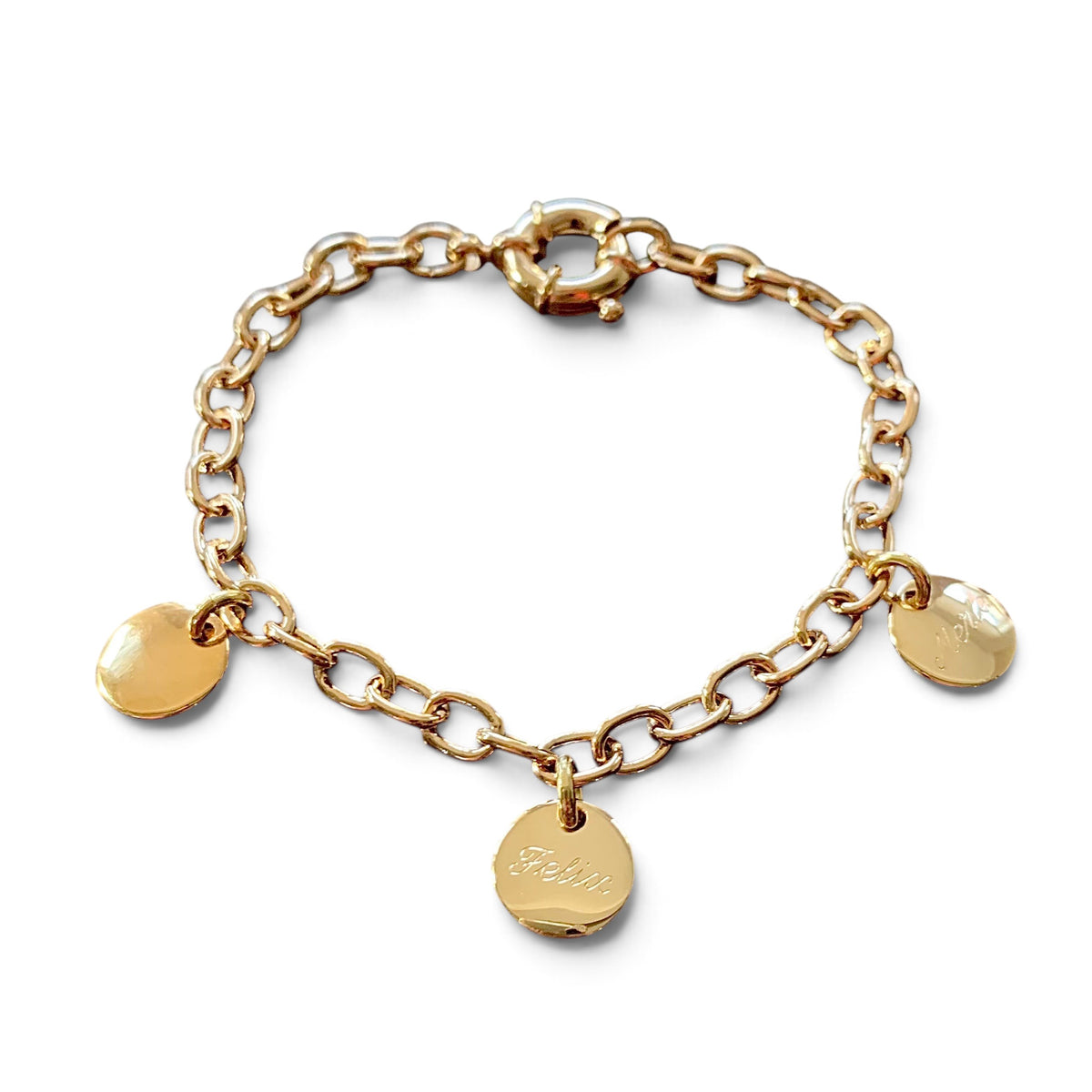 ANNA VON BERGMANN Armband mit Gravur aus goldplattiertem Messing mit drei runden Anhängern an ovalen Gliedern