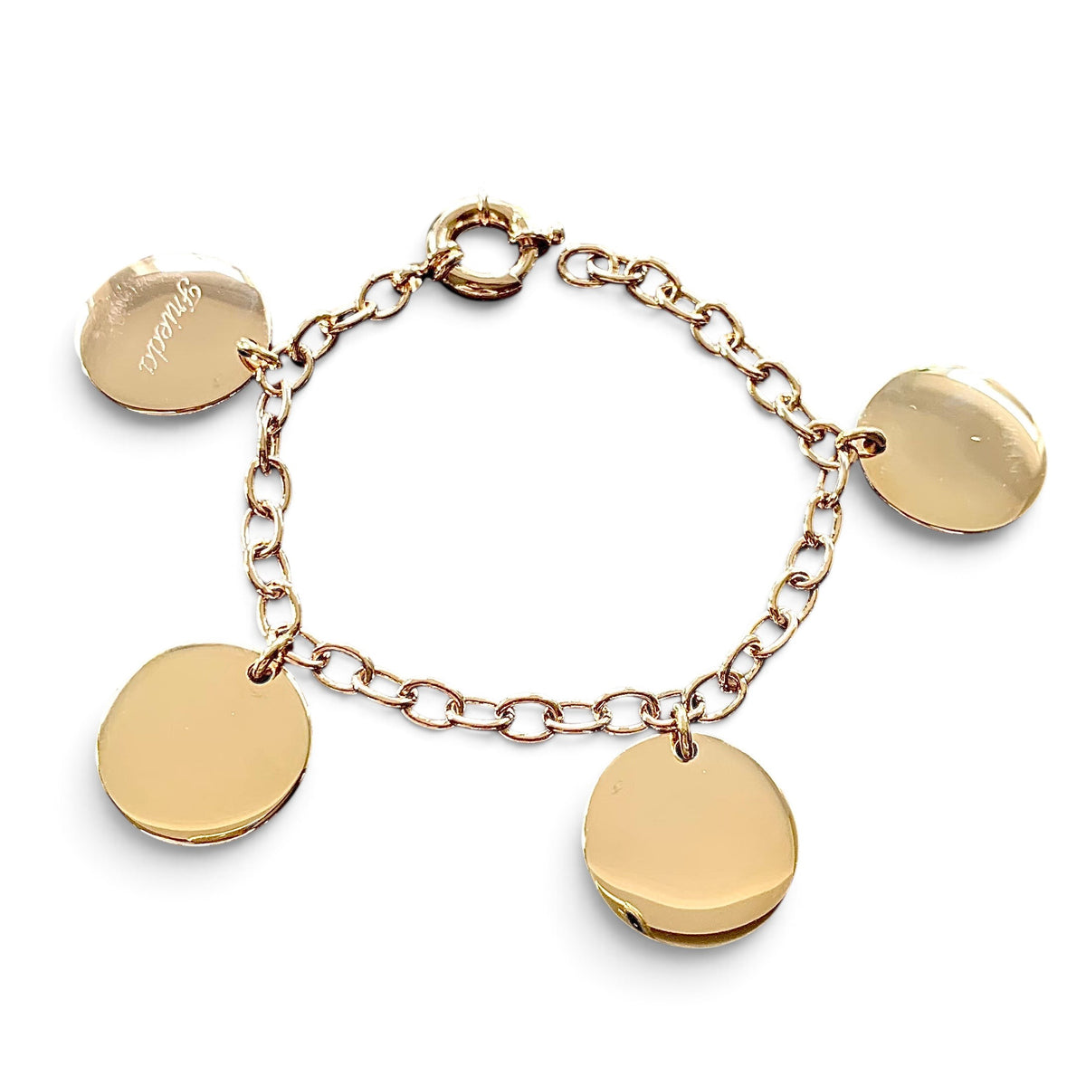 ANNA VON BERGMANN Armband mit ovalen Gliedern aus goldplattiertem Messing mit mehreren runden Gravur-Anhängern