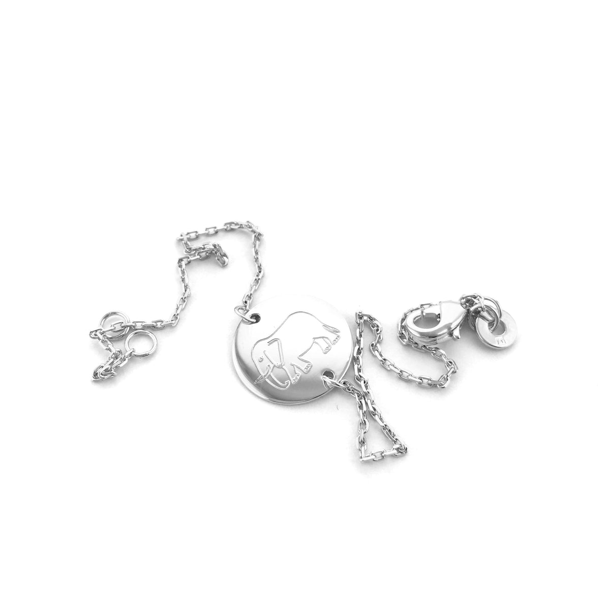 ANNA VON BERGMANN Armband DAISY mit Gravur aus 925er Sterlingsilber, runde Plakette mit Tiersymbol, liegend